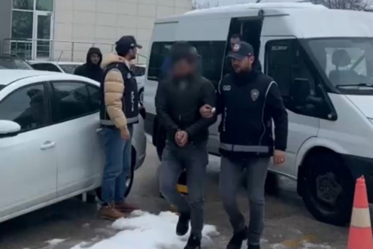 Bolu'da g&ouml;&ccedil;men ka&ccedil;ak&ccedil;ılığı operasyonu: Sınır dışı edilecekler...
