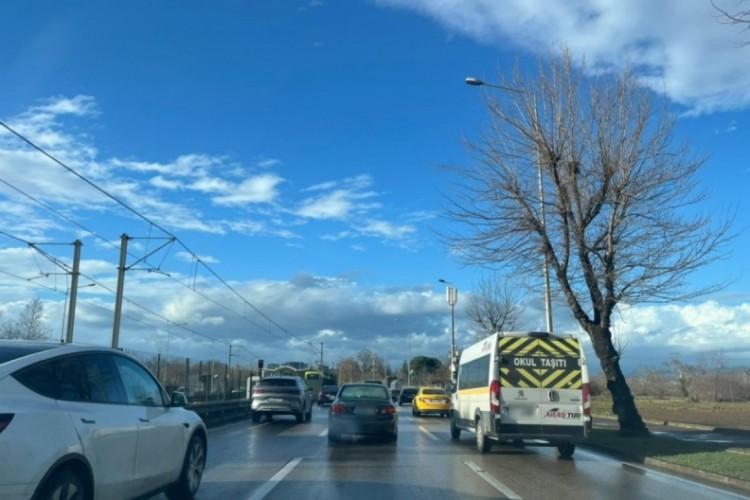 Bursa'nın bir yanı fırtına bir yanı g&uuml;neş...