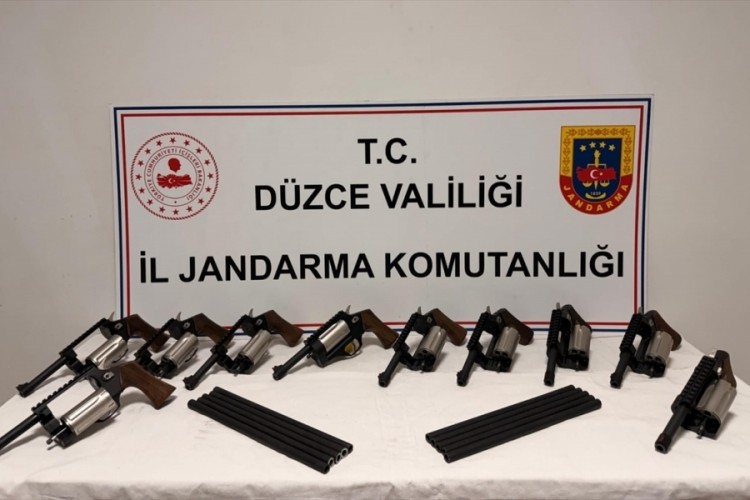 D&uuml;zce'de silah ka&ccedil;ak&ccedil;ılığı operasyonunda 2 kişi yakalandı