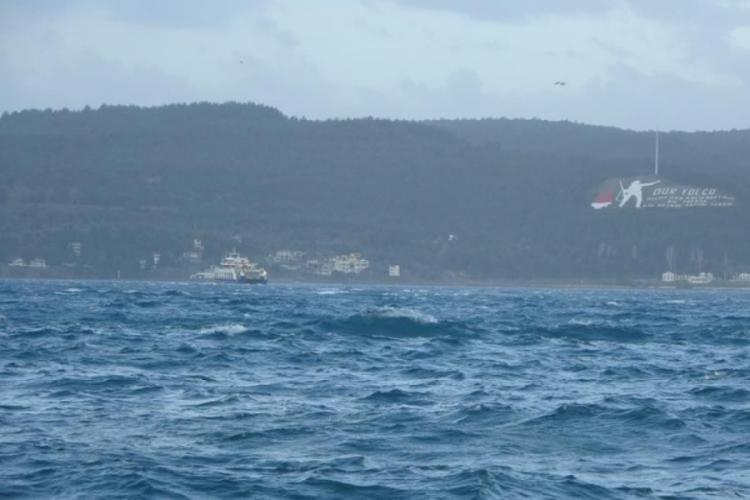 &Ccedil;anakkale Boğazı &ccedil;ift y&ouml;nl&uuml; trafiğe a&ccedil;ıldı