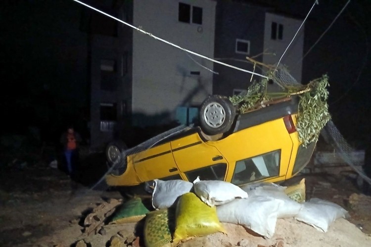 Belediye başkan aday adayı denizde &ouml;l&uuml; bulundu Antalya'da hortum; &ccedil;atılar u&ccedil;tu, seralar ve ara&ccedil;lar zarar g&ouml;rd&uuml;