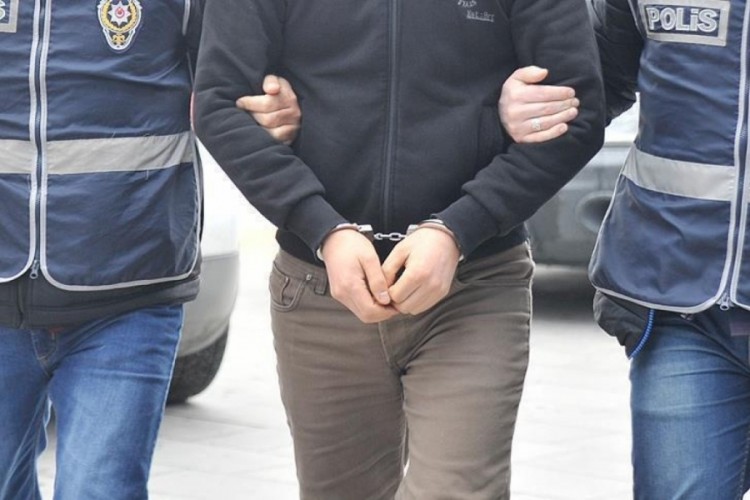 İzmir'de cinsel istismar ş&uuml;phelisi tutuklandı