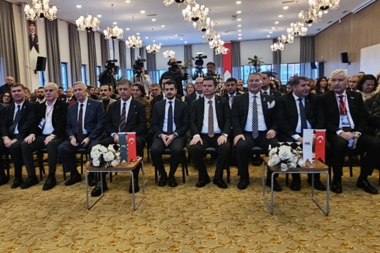 Başkan Aydın Afetlere Diren&ccedil;li Kentler Paneli'ne katıldı