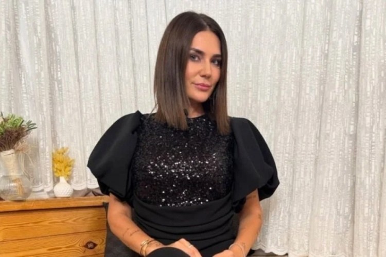 Oyuncu Buse Varol tuvalette kilitli kaldı! O anları paylaştı