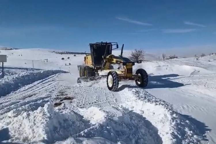 Elazığ'da 182 k&ouml;y yolu ulaşıma kapandı