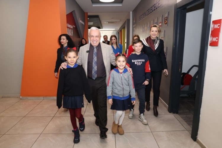 Başkan &Ouml;zdemir'den minik İpek'e anlamlı ziyaret