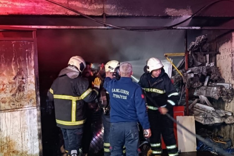 İşyerindeki yangına itfaiye müdahale etti