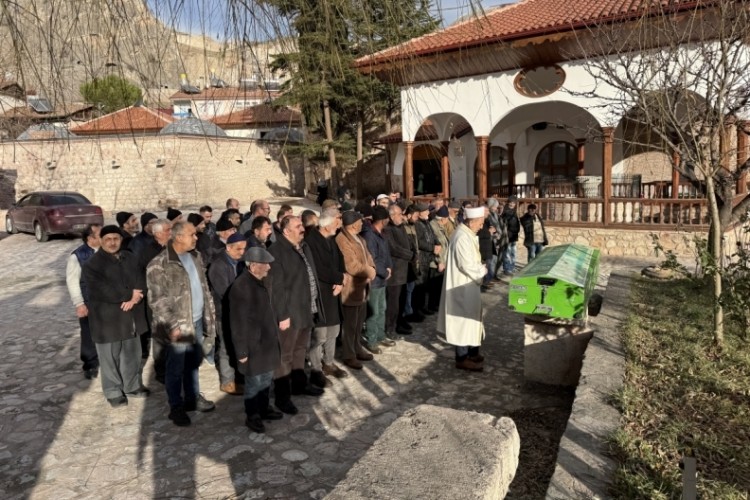 Tokat'ta oğlunun &ouml;ld&uuml;rd&uuml;ğ&uuml; baba defnedildi