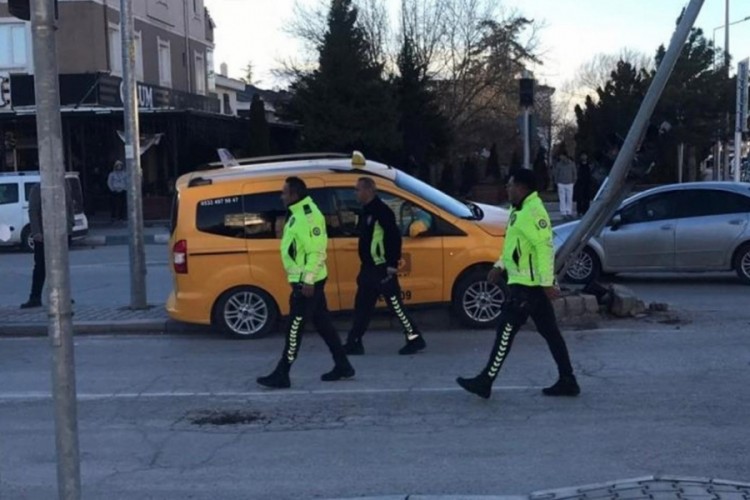 Direksiyon başında kalp krizi ge&ccedil;irip &ouml;ld&uuml;
