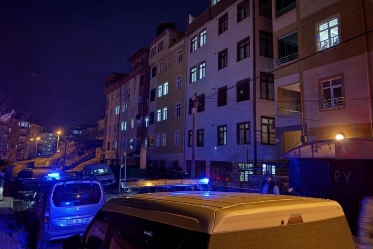 Tartıştığı erkek arkadaşını bı&ccedil;aklayarak &ouml;ld&uuml;rm&uuml;şt&uuml;! Karar verildi