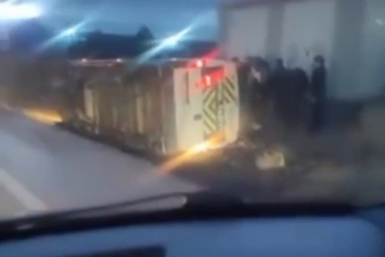 Ankara'da servis aracı yan yattı: 7 yaralı