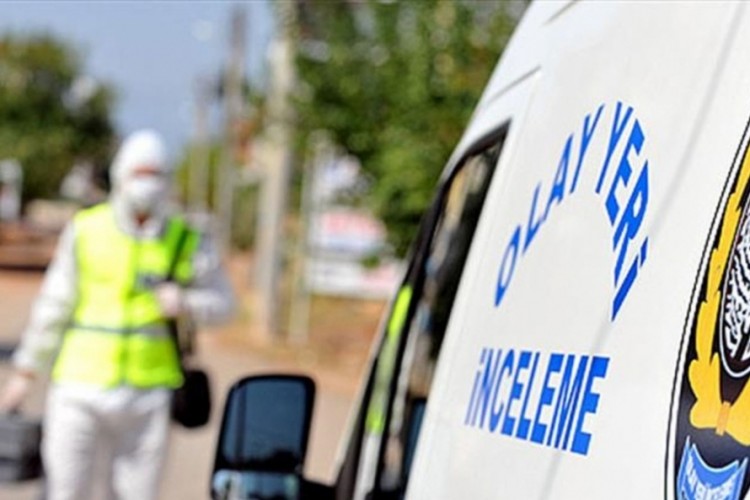Tartıştığı &uuml;vey babasını bı&ccedil;akladı