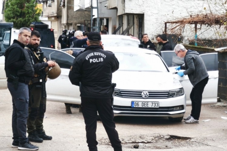 Husumetliler arasında silahlı kavga: 1 &ouml;l&uuml;, 5 yaralı