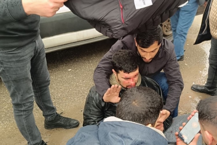 Hafif ticari ara&ccedil; ile motosiklet &ccedil;arpıştı: 1 yaralı