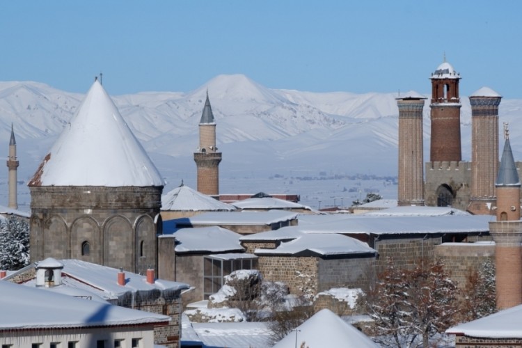 Erzurum merkezde okullara kar tatili