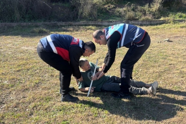Kayıp alzaymır hastası adam evine 12 kilometre mesafede bulundu