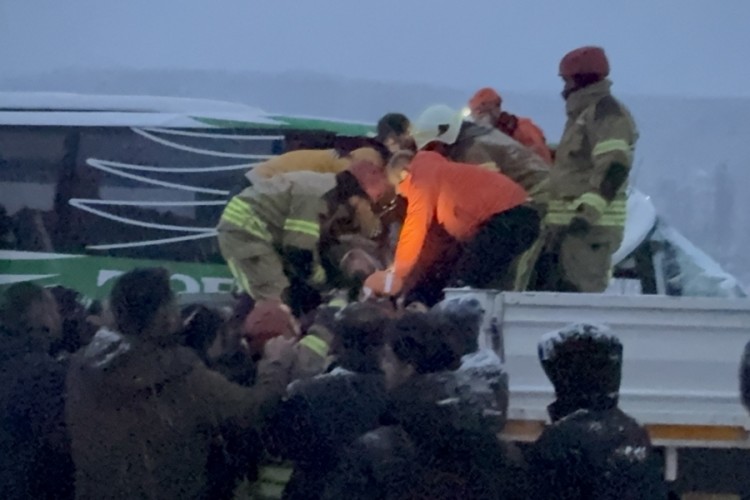 &Ouml;l&uuml;ml&uuml; otob&uuml;s kazasında s&uuml;r&uuml;c&uuml; adli kontrolle serbest bırakıldı