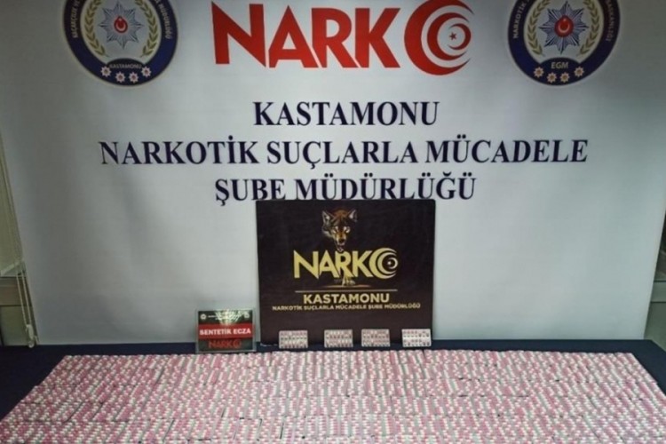 Kargo paketiyle uyuşturucu sevkiyatı!