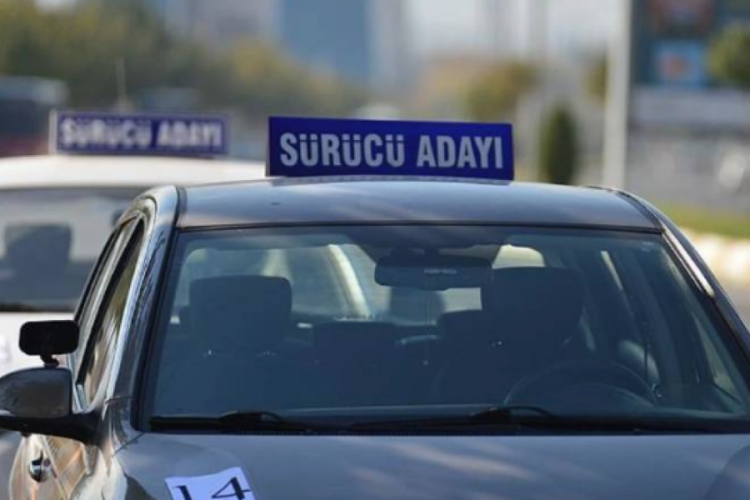 Ehliyette yeni d&ouml;nem: Sınavlar...