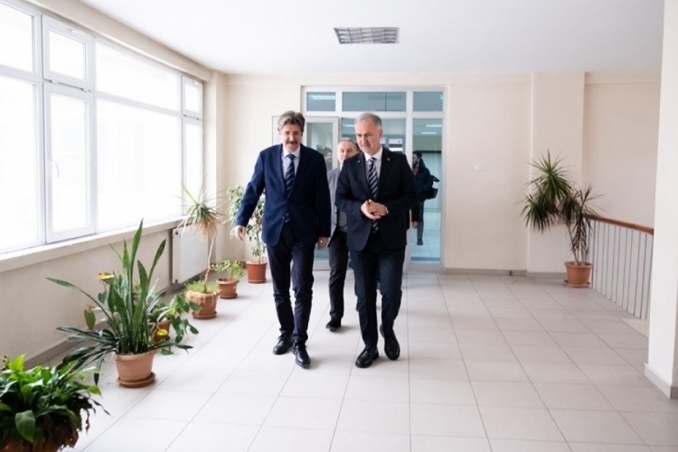 Bursa'da belediye ve &uuml;niversiteden kritik 'kamp&uuml;s' protokol&uuml;!