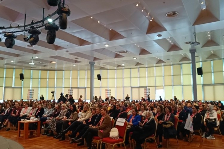 Bursa'da kadının sağlığı ve toplumdaki yeri konuşuldu