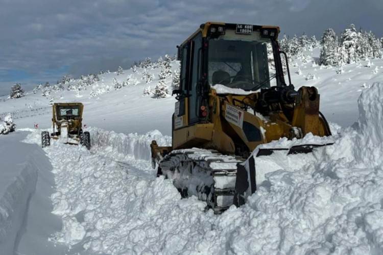 Beyaz esaret! Onlarca mahallenin yolu kapandı