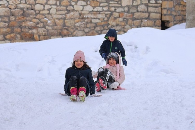Niğde'de kar nedeniyle yarın eğitime ara verildi
