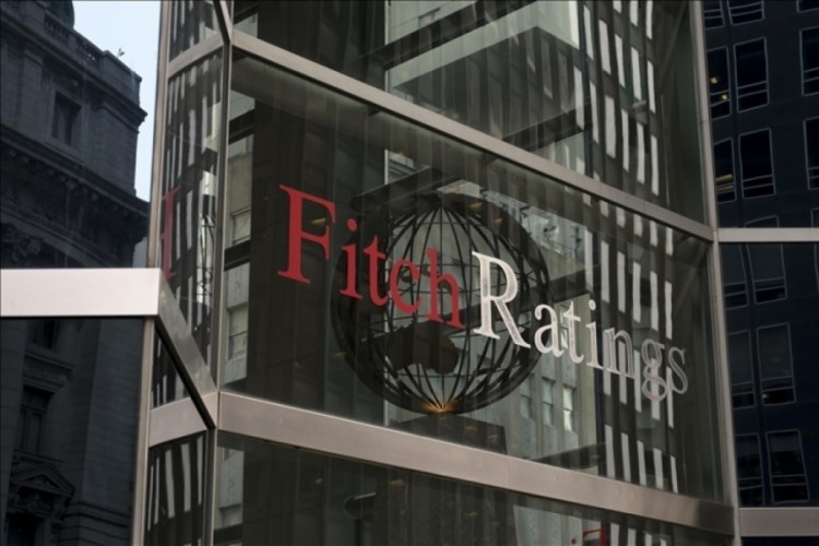ABD t&uuml;keticisi g&uuml;c&uuml;n&uuml; koruyor: Fitch'ten 2026 &ouml;ng&ouml;r&uuml;s&uuml;