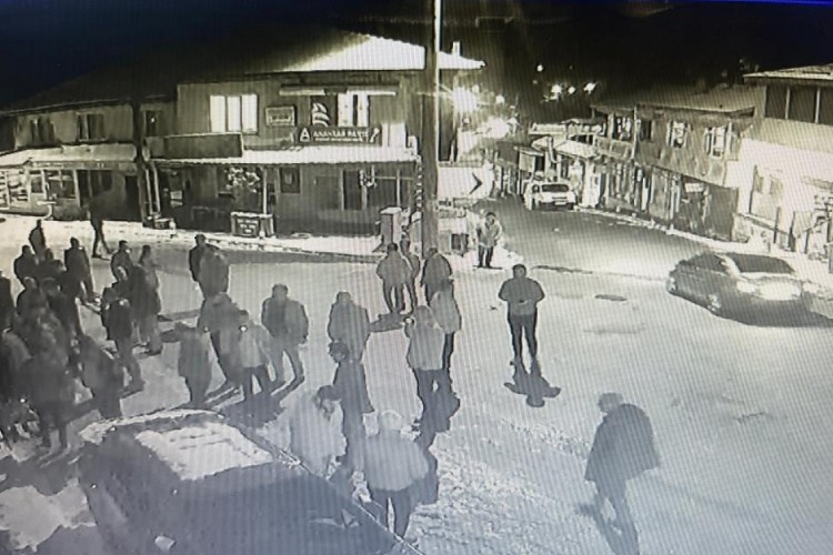 Husumetlisini silahla vurdu: Saldırgan daha 17 yaşında...