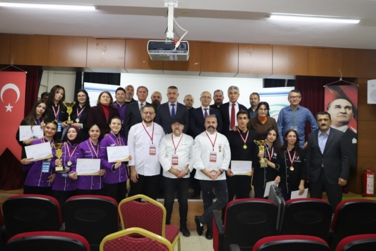 Geleceğin Şefleri Bursa'da "Anne Reçeteleri" ile Yarıştı