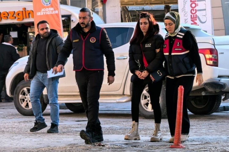 Bursa'da aranan h&uuml;k&uuml;ml&uuml; kadın yakalandı