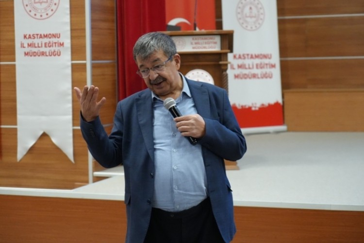 Yazar Hayati İnan&ccedil;: "İnsan kalbini &ccedil;er &ccedil;&ouml;ple doldurmamalıdır"