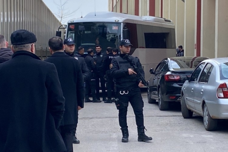 MESEM usuls&uuml;zl&uuml;ğ&uuml; davasında 3 sanık tahliye edildi