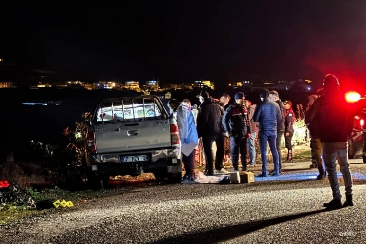 Antalya'da yanan otomobilde 1 kişinin cesedi bulundu!