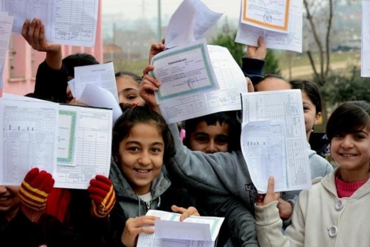18 milyon öğrenci bugün karne heyecanı yaşıyor!