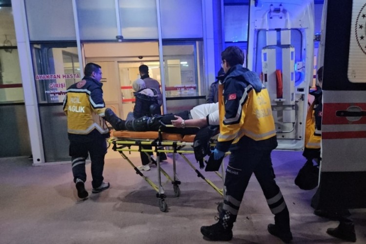 Bursa'da kayganlaşan yolda korkutan kaza: Savrulan s&uuml;r&uuml;c&uuml;...