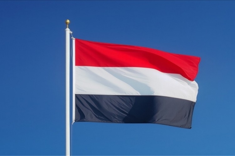 Yemen'de h&uuml;k&uuml;met değişimi: Başbakan Bin Brik istifa etti