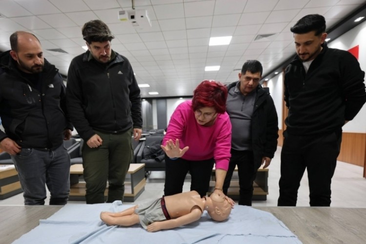 Bursa Orman B&ouml;lge M&uuml;d&uuml;rl&uuml;ğ&uuml; personeline ilk yardım eğitimi verildi