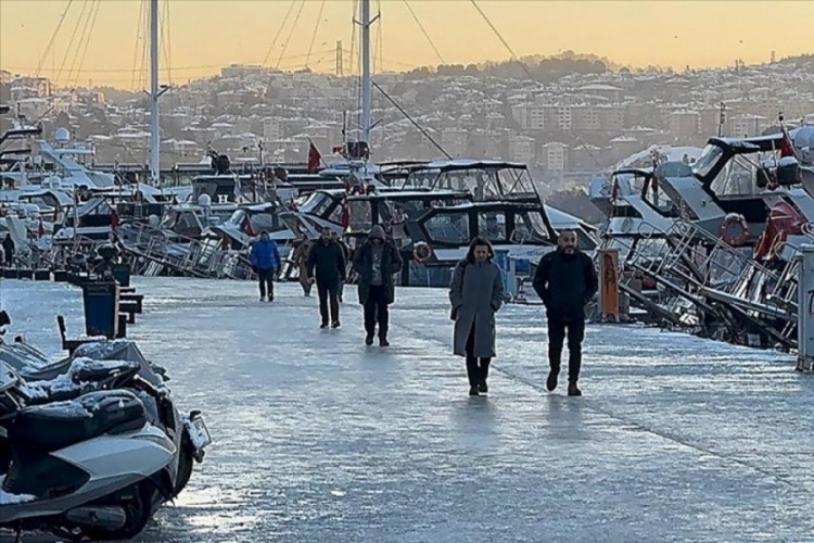 AKOM'dan İstanbul'da hafta sonu buzlanma ve don uyarısı