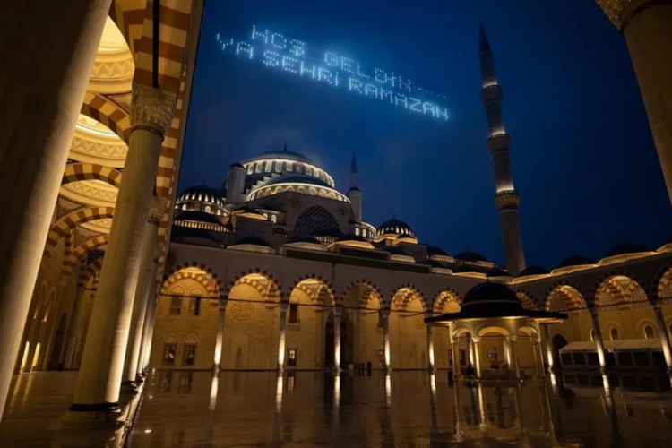 Ramazan ayı ne zaman başlıyor? İlk sahur ve iftar hangi g&uuml;ne denk geliyor?