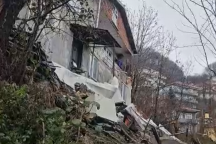 Zonguldak'ta korkutan olay: 8 kişilik aile tahliye edildi