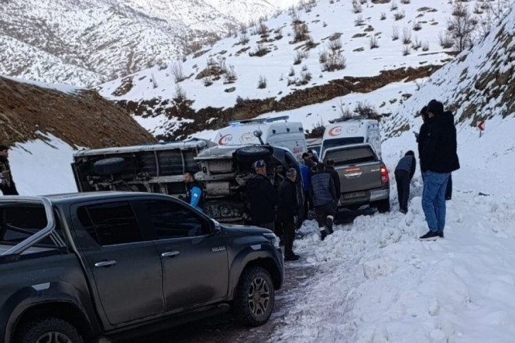 Hakkari'de trafik kazası: 2 yaralı