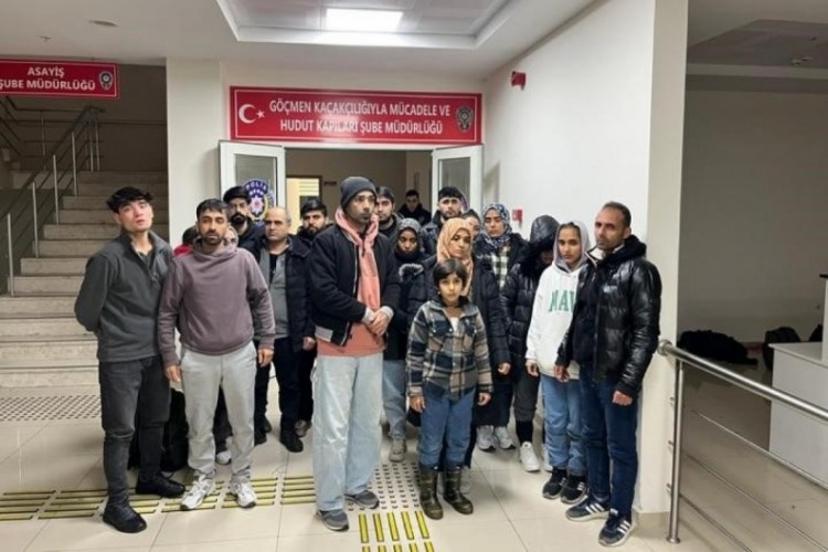 Manisa'da 34 d&uuml;zensiz g&ouml;&ccedil;men yakalandı