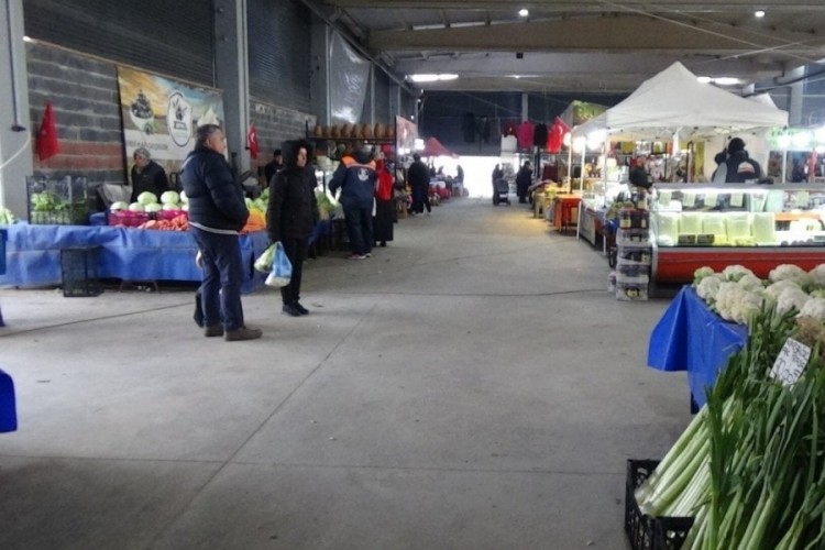 Edirne'deki Cumartesi Pazarı'na soğuk etkisi! Bulgarların ilgisi azaldı