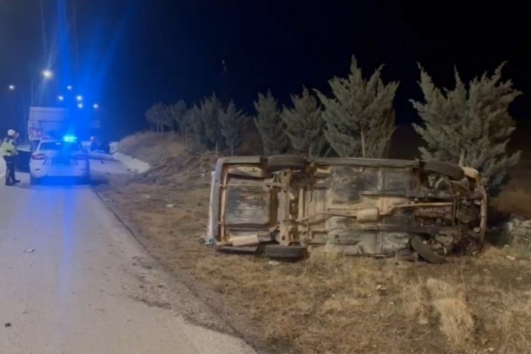 Tırla &ccedil;arpışan otomobil s&uuml;r&uuml;c&uuml;s&uuml; ağır yaralandı