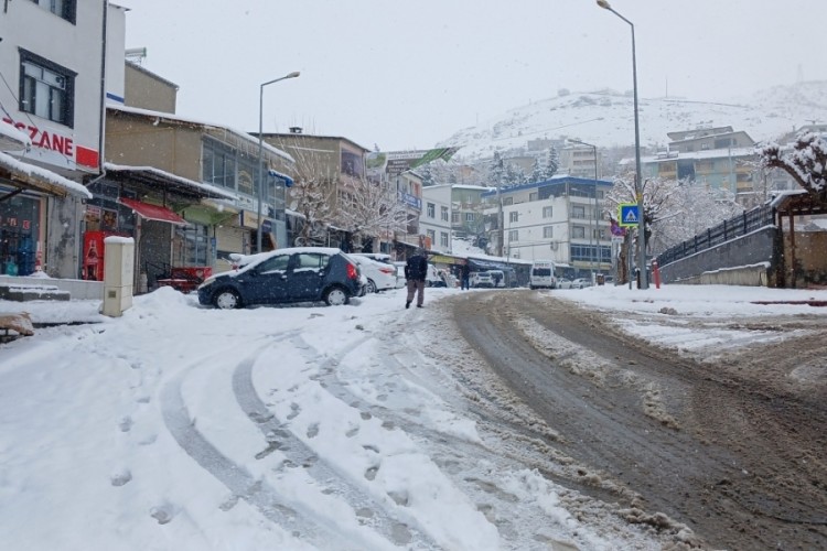 Beyaz esaret devam ediyor