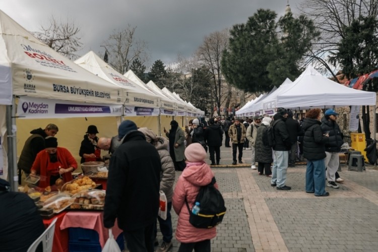 Bursa'da bug&uuml;n meydan kadınların!