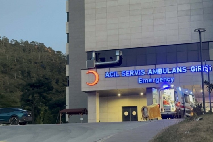 G&ouml;kova a&ccedil;ıklarında tekne battı: &Ouml;l&uuml; ve yaralılar var...