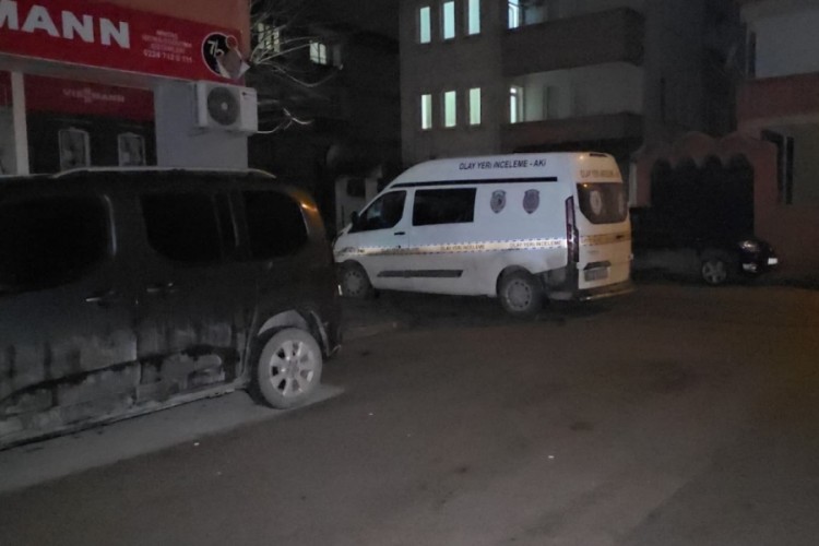 Bursa'da kuzenini bı&ccedil;akla yaralayan kişi yakalandı