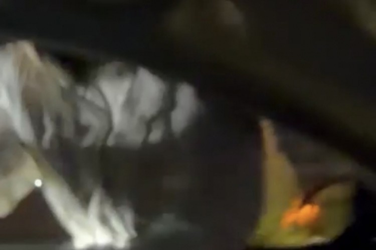 Önce araca saldırdı, ardından araçtakileri bıçakladı!